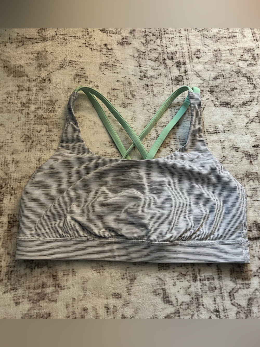 ✨Lululemon Free To Be Wild Sports Bra 🩶